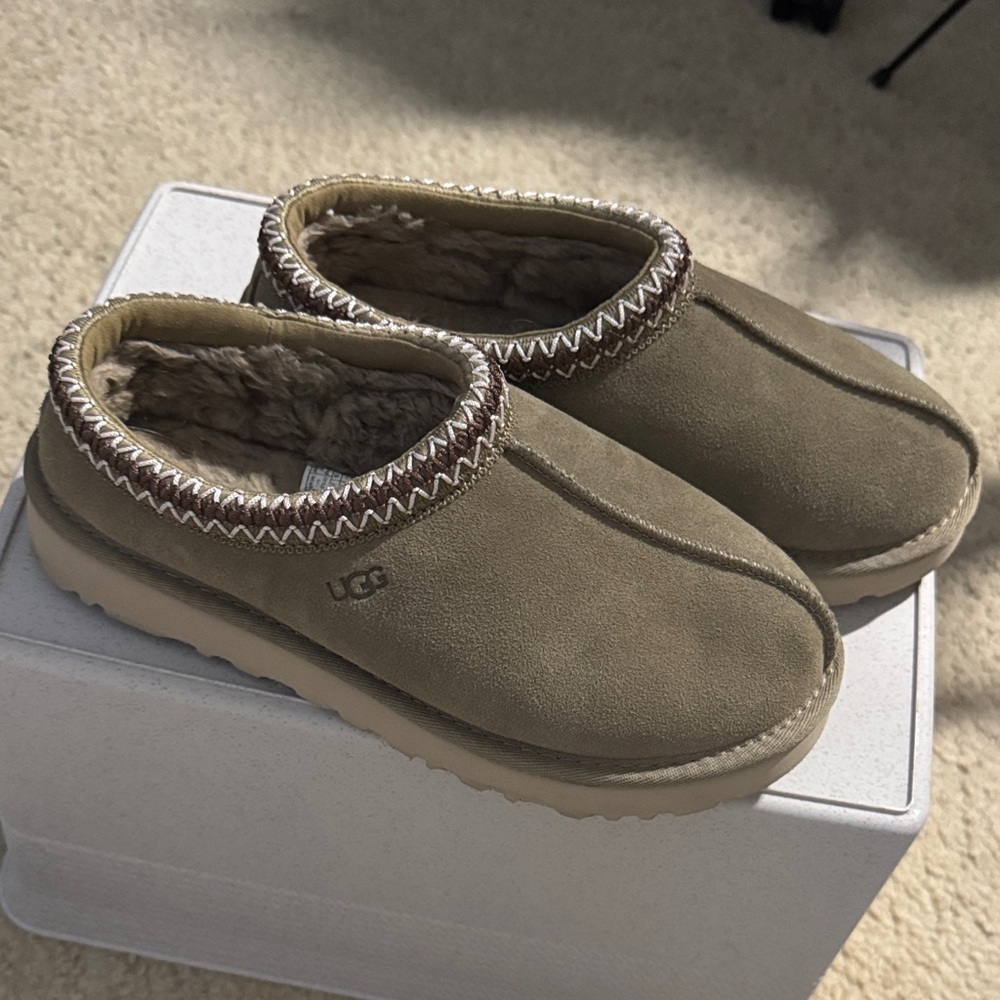 UGG Tasman II